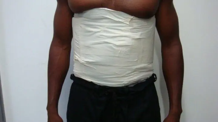PF prende passageiro com mais de 3 kg de cocaína em cinta elástica